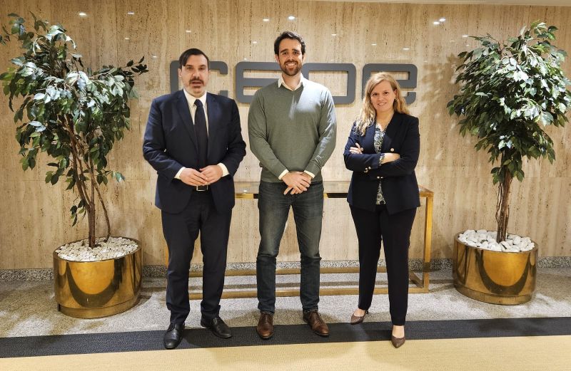 Ignacio Schmolling Aréjola, ha mantenido una reunión de trabajo en Madrid con directivos de la CEOE